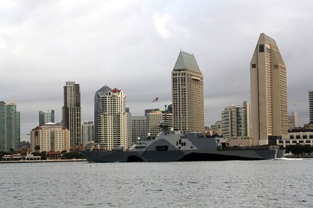 Tàu tác chiến ven bờ USS Freedom của Mỹ được triển khai tại Singapre.
